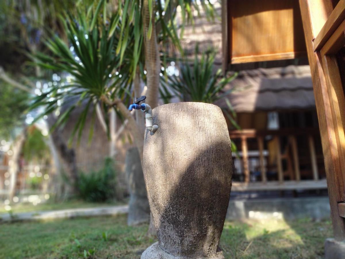 Dea Gili Cottages กิลิเมโน ภายนอก รูปภาพ