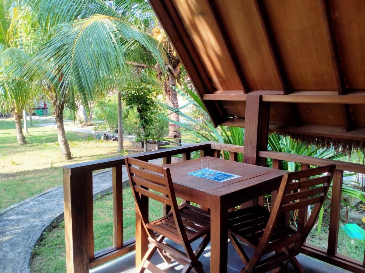 Dea Gili Cottages กิลิเมโน ภายนอก รูปภาพ