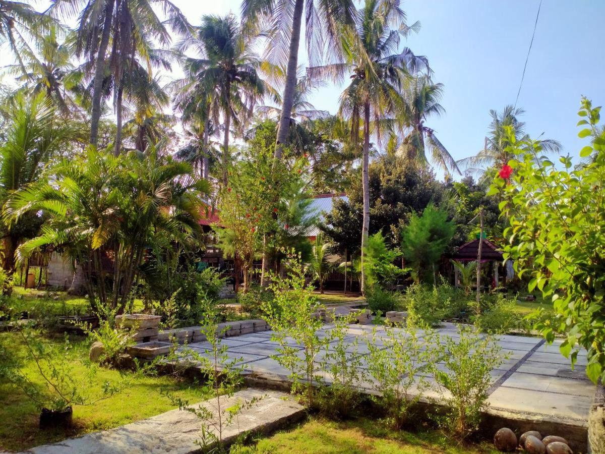 Dea Gili Cottages กิลิเมโน ภายนอก รูปภาพ