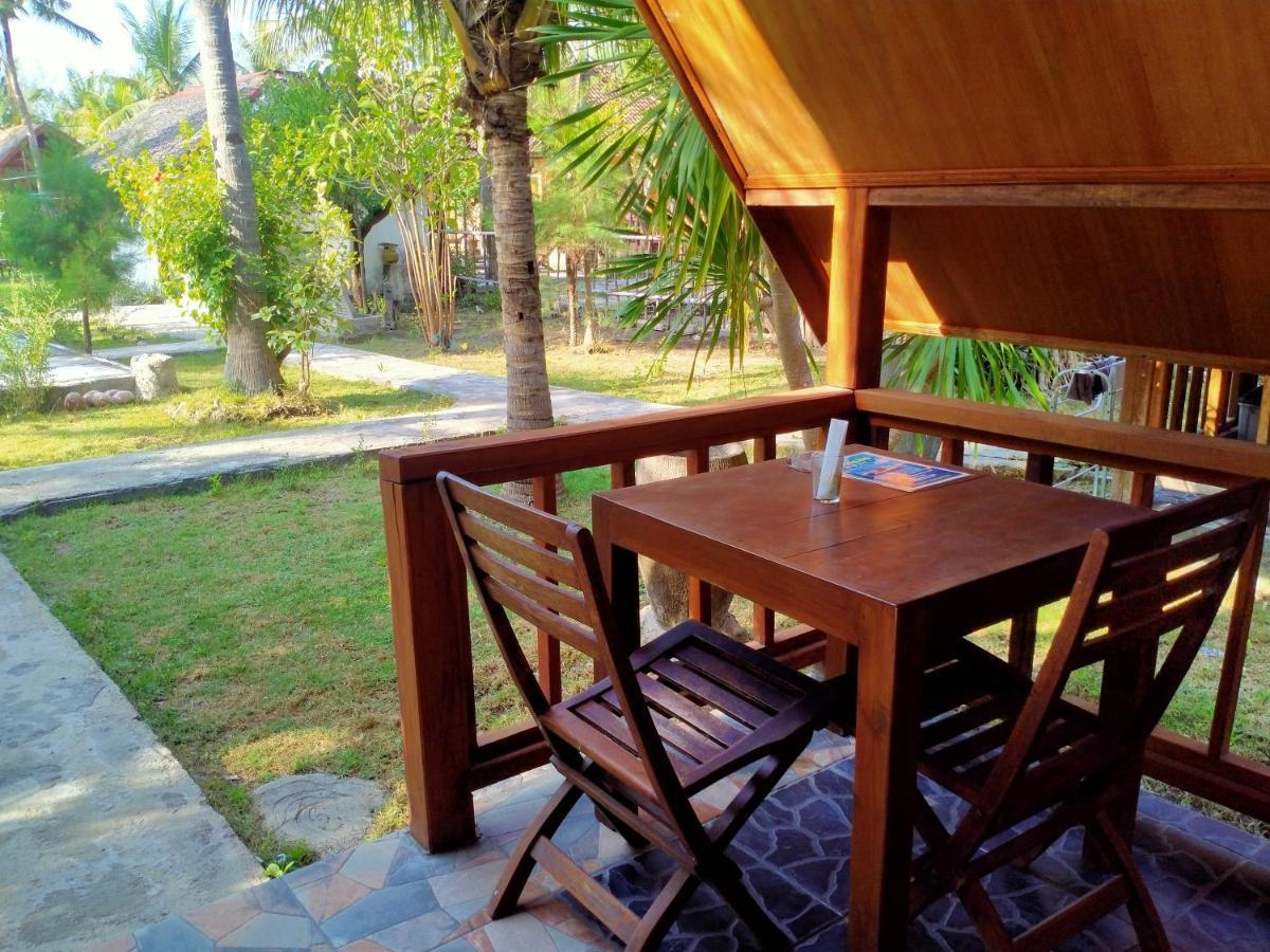 Dea Gili Cottages กิลิเมโน ภายนอก รูปภาพ