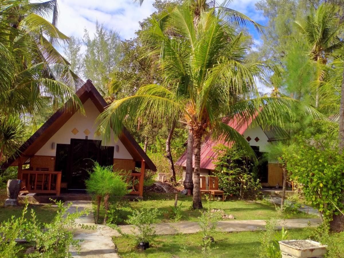 Dea Gili Cottages กิลิเมโน ภายนอก รูปภาพ