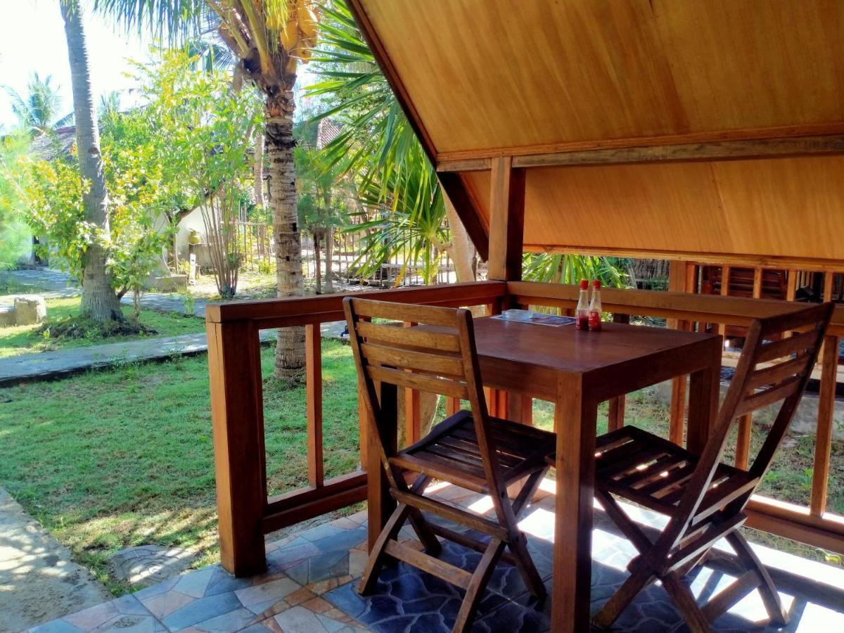 Dea Gili Cottages กิลิเมโน ภายนอก รูปภาพ