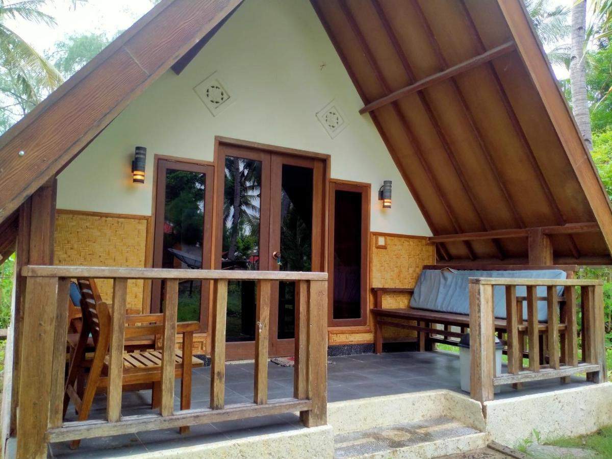 Dea Gili Cottages กิลิเมโน ภายนอก รูปภาพ